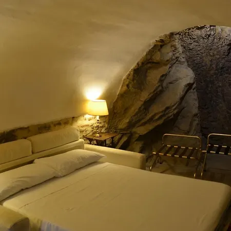 La Grotta Apartment